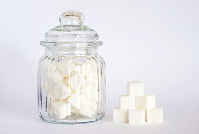 Sugar cubes in a jar, a tool for an outdoor roach killer